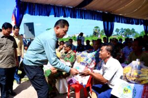 Read more about the article ឯកឧត្តម ប៉ែន កុសល្យ អញ្ជើញអបអរសាទរ ទិវាអតីតយុទ្ធជនកម្ពុជាលើកទី ១៨ ( ២១ មិថុនា ២០២៥ )