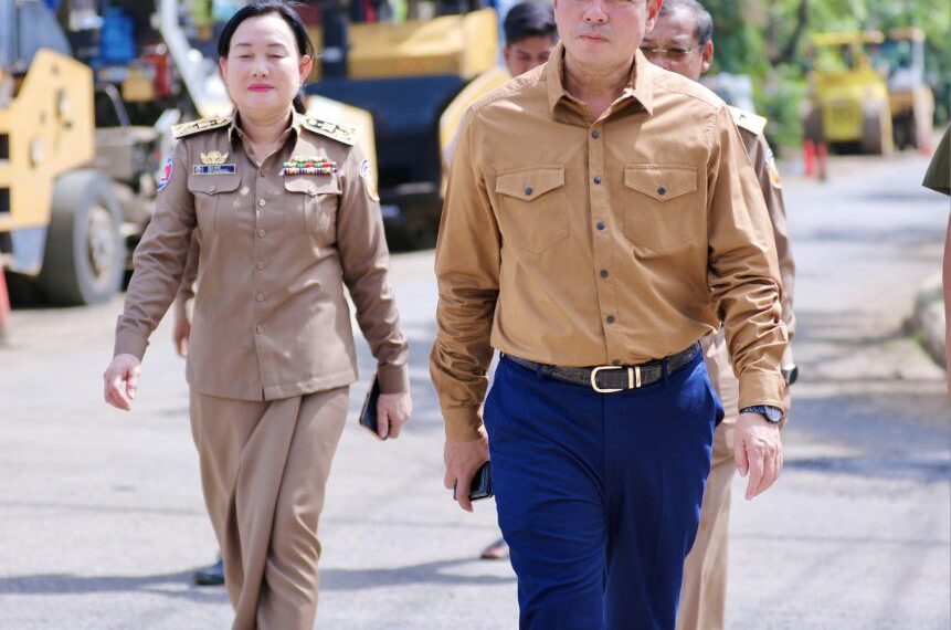 អភិបាលខេត្តកំពង់ចាម អញ្ជើញចុះពិនិត្យការដ្ឋានជួសជុលផ្លូវ​ នៃគម្រោងសាងសង់ប្រព័ន្ធលូរំដោះទឹកកខ្វក់ ក្នុងក្រុងកំពង់ចាម