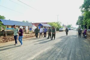 Read more about the article គម្រោងស្តារឡើងវិញ ផ្លូវក្រាលកៅស៊ូពីរជាន់ DBST ប្រវែង ៤,០០០ម៉ែត្រ ក្នុងឃុំទួលសូភី និងឃុំគងជ័យ ក្នុងស្រុកអូររាំងឪ សម្រេចបាន ៨០ ភាគរយ