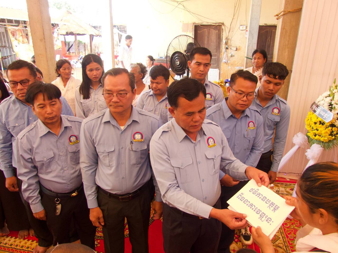 You are currently viewing លោក ម៉ៅ ឌុង នាំយកថវិកា ឯកឧត្ដម ហ៊ុន ម៉ានី ជូនគ្រួសារសព វីរកងទ័ពដែលបានពលី