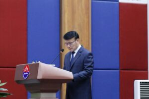 Read more about the article ឯកឧត្ដម ជុំ កុសល អញ្ជើញបេីកសិក្ខាសាលាស្តីពី «ប្រវត្តិចលនាអន្តរជាតិ គោលការណ៍គ្រឹះ ច្បាប់មនុស្សធម៌អន្តរជាតិ ក្នុងបរិការណ៍សកលលោកបច្ចុប្បន្ន និងកាកបាទក្រហមកម្ពុជា»