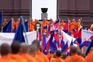 Read more about the article គណៈសង្ឃកម្ពុជាសុំបិណ្ឌបាដ្ឋភាគីថៃ ឱ្យមានការគោរពបទឈប់បាញ់ជានិរន្តរ៍ និងសុំបិណ្ឌបាដ្ឋភាគីថៃដោះលែងកងទ័ពខ្មែរទាំង ១៨ រូប ដែលត្រូវបានចាប់ធ្វើជាចំណាប់ខ្មាំង