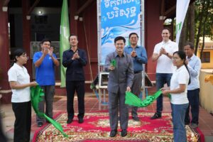 Read more about the article ឯកឧត្តម ផារ៉ា មង្គល អញ្ជើញសម្ពោធប៉មចម្រោះទឹកស្អាត (Aqua Tower) នៅសាលាឃុំរការខ្នុរ ក្នុងស្រុកក្រូចឆ្មារ ខេត្តត្បូងឃ្មុំ