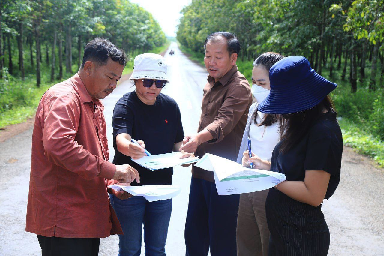 Read more about the article គណៈកម្មាការអន្តរក្រសួង រួមមាន ក្រសួងអភិវឌ្ឍន៍ និងក្រសួងសេដ្ឋកិច្ច ចុះត្រួតពិនិត្យ និងវាយតម្លៃ ការងារថែទាំប្រចាំផ្លូវ ៩ខ្សែ ប្រវែងសរុប ៩១,៩៦០ម៉ែត្រ ក្នុងភូមិសាស្ត្រ ខេត្តត្បូងឃ្មុំ