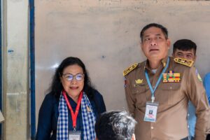 Read more about the article ថ្នាក់ដឹកនាំក្រសួងអប់រំ និងអភិបាលខេត្តត្បូងឃ្មុំ អញ្ជើញបើកវិញ្ញាសាប្រឡងបាក់ឌុប