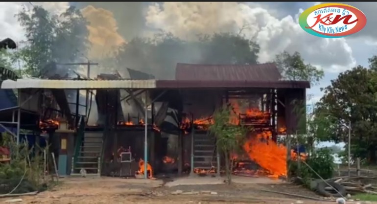 You are currently viewing អគ្គិភ័យឆាបឆេះផ្ទះប្រជាពលរដ្ឋអស់ចំនួន ៣ ខ្នងផ្ទះ