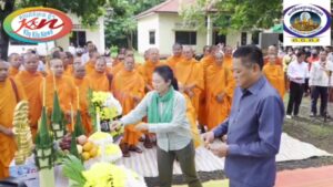Read more about the article ប្រជាពលរដ្ឋ វិលត្រឡប់មកពីប្រទេសថៃចំនួន ១៤ ឃុំ ស្មើនិង ៦៦៤ គ្រួសារ ក្នុងមូលដ្ឋាន ស្រុកត្បូងឃ្មុំ ទទួលអំណោយមនុស្សធម៌ពីលោកជំទាវ ដាំ ដាវីនី និងឯកឧត្តម ប៉ែន កុសល្យ