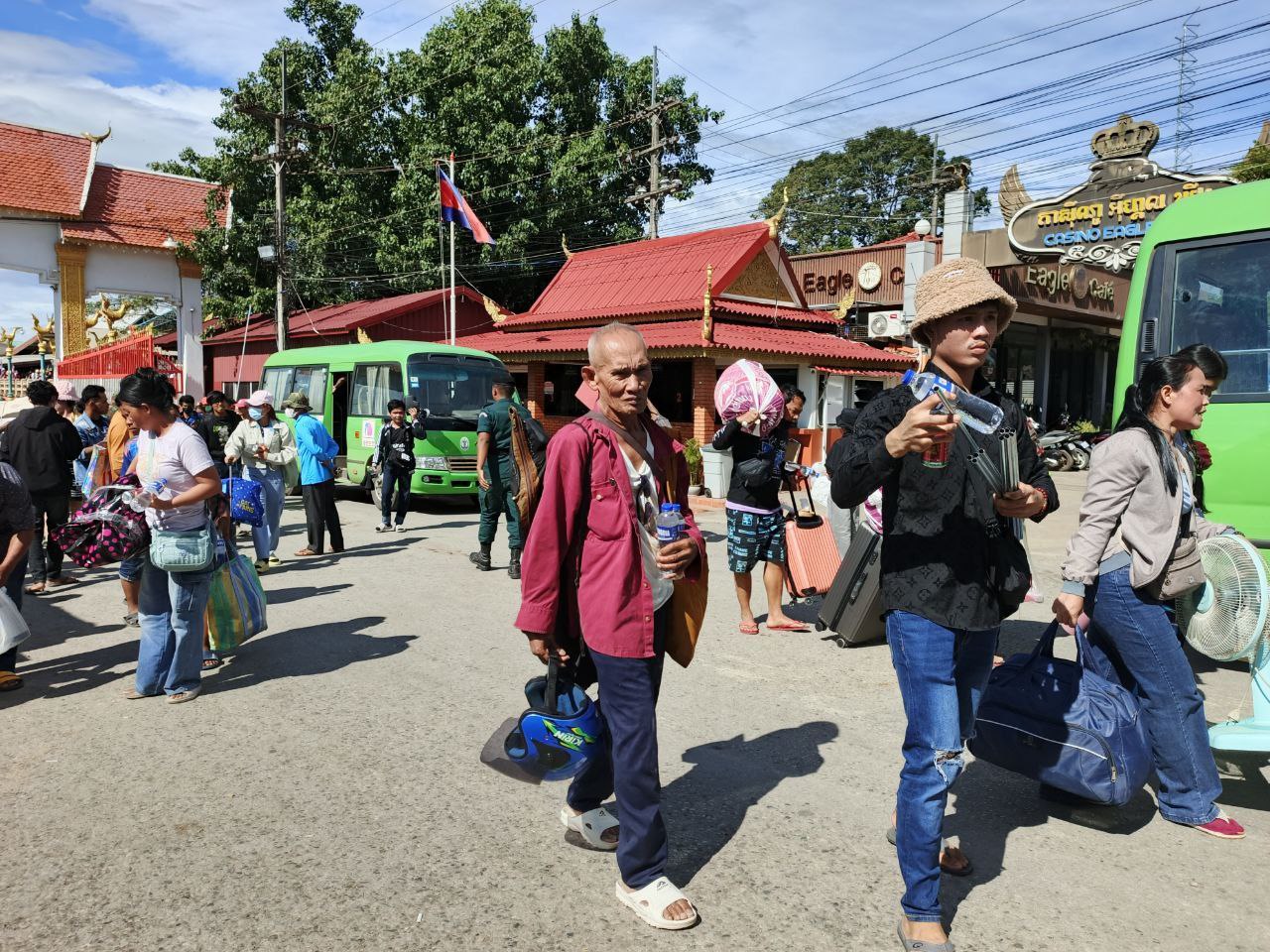 You are currently viewing ខេត្តត្បូងឃ្មុំទទួលយកប្រជាពលករចំណាកស្រុក ត្រឡប់មកពីប្រទេសថៃចូលមកក្នុងមូលដ្ឋានវិញ ប្រម៉ាណជាជាង ៨ ពាន់នាក់