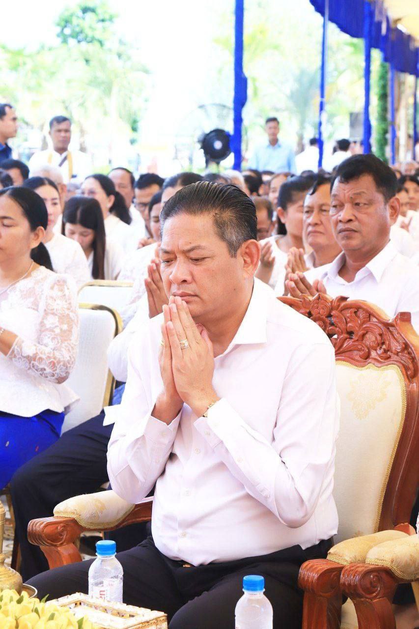 You are currently viewing អភិបាលខេត្តត្បូងឃ្មុំ និងថ្នាក់ដឹកនាំខេត្តនិមន្តព្រះសង្ឃ បង្សុកូល ឧទ្ទិសកុសលផលបុណ្យ ជូនដល់វិញ្ញាណក្ខន្ធវីរកងទ័ព និង វីរនគរបាលជាតិ គ្រប់រូបដែលបានពលីជីវិត ក្នុងបុព្វហេតុ ប្រទេសជាតិមាតុភូមិកម្ពុជា