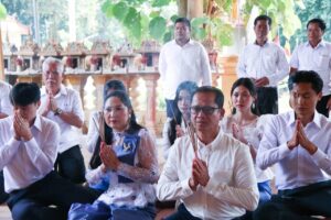 Read more about the article ឯកឧត្តម ង៉ូវ បូរីណា អញ្ជើញនាំយកនូវតេយ្យទាន ប្រគេនព្រះសង្ឃក្នុងពិធីបុណ្យកាន់បិណ្ឌវេនទី ៦ នៅបរិវេណវត្តព្រះធាតុបាស្រី