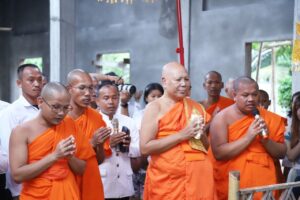 Read more about the article សម្ដេចព្រះឧត្តមមុនី ជា សំអាង និមន្តសិតព្រះពុទ្ធបដិមាសាងពីលោហៈ ព្រះនាម ព្រះអភ័យមុទ្រ តំកល់ក្នុងវត្តសិបណយារាម ឬហៅវត្តចំបក់ នៅខេត្តត្បូងឃ្មុំ