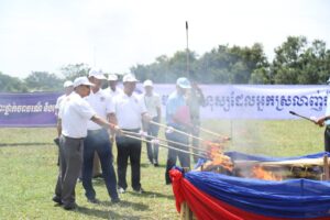 Read more about the article រដ្ឋបាលខេត្តត្បូងឃ្មុំ ប្រារព្ធពិធីអបអរសាទរ ទិវាជាតិប្រយុទ្ធប្រឆាំងគ្រឿងញៀន ២៦ មិថុនា ២០២៥ បង្រ្កាបបាន ២៦៤ករណី និងឃាត់ខ្លួនមនុស្ស ចំនួន ៧១០ នាក់