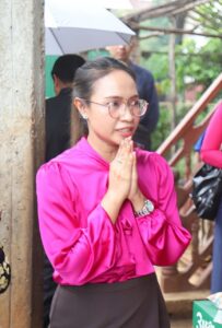 Read more about the article លោកជំទាវ ហេង សំអាន ប៉ែនកុសល្យ ប្រធានកិត្តិយសសាខាសមាគមនារីខេត្តត្បូងឃ្មុំ ដឹកនាំក្រុមការងារ ចុះសួរសុខទុក្ខ និងនាំយកអំណោយ ជូនដល់ គ្រួសារវីរកងទ័ព កំពុងពពោះ និង ទើបសម្រាលកូនរួច ចំនួន ៧ គ្រួសារ ក្នុងស្រុកមេមត់