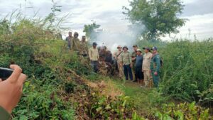 Read more about the article កម្លាំងខណ្ឌរដ្ឋបាលជលផលត្បូងឃ្មុំ បង្ក្រាបបទល្មើសប្រើឧប្បករណ៍នេសាទដែលជលផលហាមឃាត់នៅក្នុងភូមិសាស្រ្តឃុំមៀន