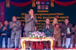 Read more about the article ក្រសួងអភិវឌ្ឍម៍ជនបទ បើកការដ្ឋានសាងសង់ផ្លូវប្រវែង ៦,៣០ គ.ម និងសម្ពោធដាក់ឱ្យប្រើប្រាស់ជាផ្លូវការ នូវផ្លូវជនបទចំនួន ៩ ខ្សែ ស្មើនឹង ៧០,៤ គ.ម នៅក្នុងខេត្តត្បូងឃ្មុំ