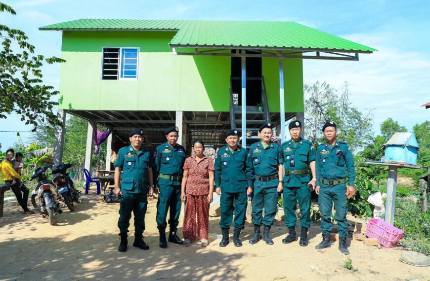 លោកឧត្តមសេនីយ៍ទោ ហេង វុទ្ធី អញ្ជើញចុះ ត្រួតពិនិត្យការសាងសង់ផ្ទះជូនអតីត យុទ្ធជន