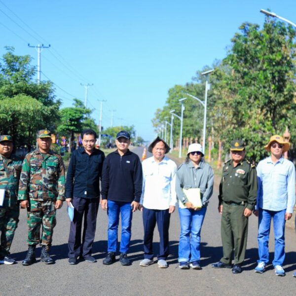 លោកជំទាវ ឯក គន្ធវារី វាយតម្លៃខ្ពស់ចំពោះកងវិស្វកម្ម ដែលបានស្ថាបនាផ្លូវនៅស្រុកអូររាំងឪ ត្រឹមត្រូវតាមបច្ចេកទេស ១០០%