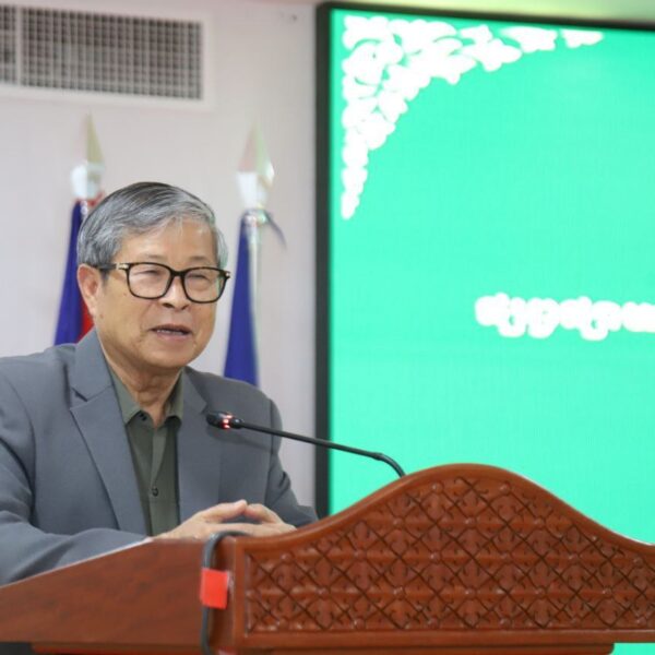 ថ្នាក់ដឹកនាំក្រសួងសាធារណការ និងអាជ្ញាធរខេត្តត្បូងឃ្មុំ ដាក់ចេញវិធានការម៉ឺងម៉ាត់ទប់ស្កាត់រថយន្តដឹកលើសទម្ងន់ ដើម្បីការពារផ្លូវ និងអាយុជីវិតប្រជាពលរដ្ឋ