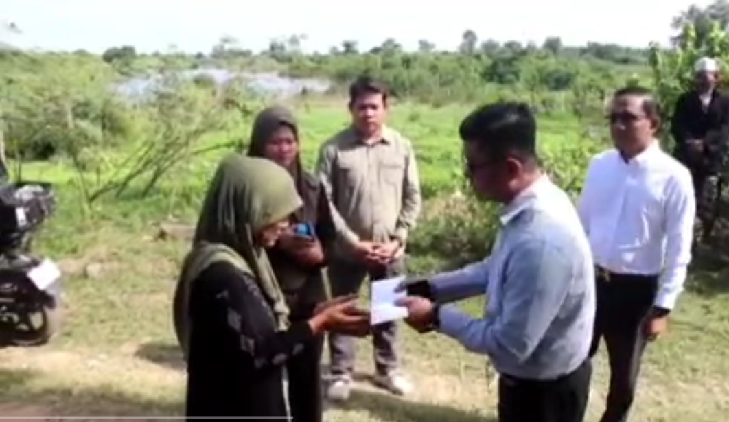 Read more about the article លោកប្រធានមន្ទីរព័ត៌មានខេត្តត្បូងឃ្មុំ អញ្ជើញចូលរួមរំលែកមរណ:ទុក្ខ គ្រួសារសព ចាងហ្វាងសារព័ត៌មាន សម្រែកស្ត្រីខ្មែរ