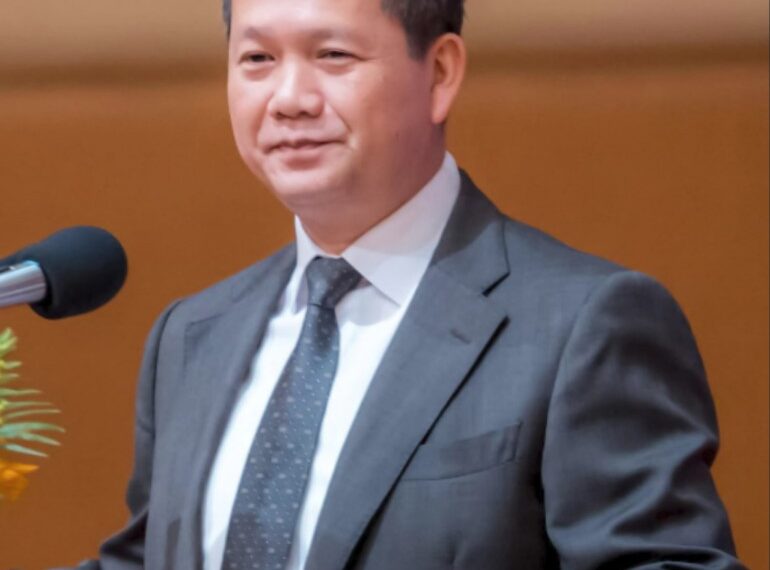 វីដេអូ៖សារពិសេសរបស់ សម្តេចមហាបវរធិបតី ហ៊ុន ម៉ាណែត នាយករដ្ឋមន្ត្រីនៃព្រះរាជាណាចក្រកម្ពុជា ផ្ញើសារជូនជនរួមជាតិ និងមានមោទនភាព ដែលបានឃើញនូវកម្លាំងដ៏រឹងមាំនៃមហាសាមគ្គីជាតិខ្មែរក្នុងកាលៈទេសៈដែលប្រទេសជាតិយើងកំពុងជួបប្រទះនឹងការលំបាកដោយសារការឈ្លានពានពីប្រទេសជិតខាង នាថ្ងៃទី ១៤ ខែធ្នូ ឆ្នាំ ២០២៥