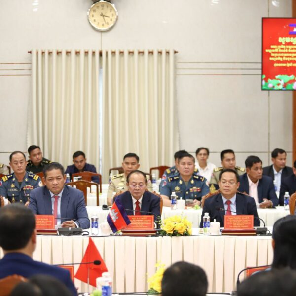 ឯកឧត្តម ប៉ែន កុសល្យ អញ្ជើញដឹកនាំគណៈប្រតិភូខេត្ត រួមជាមួយខេត្តចំនួន ៥ របស់កម្ពុជា ចូលរួមអបអរសាទរបុណ្យចូលឆ្នាំថ្មីប្រពៃណីវៀតណាម នៅខេត្តដុងណាយ