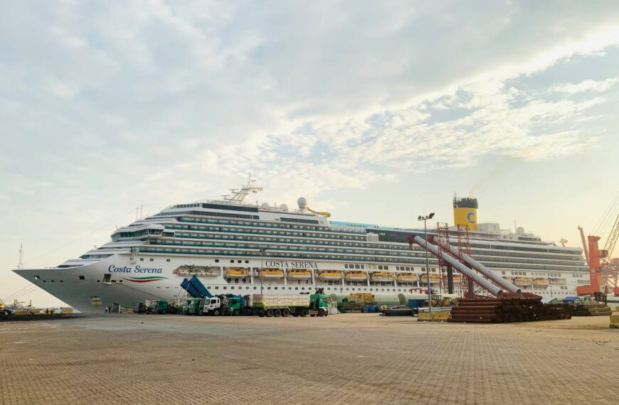 នាវាទេសចរណ៍ ១ គ្រឿង ឈ្មោះ Costa Serena មកពីរប្រទេសវៀតណាម បានចូលចត នៅកំពង់ផែស្វយ័តក្រុងព្រះសីហនុ