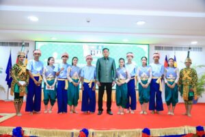 Read more about the article ឯកឧត្តម ប៉ែន កុសល្យ អភិបាលខេត្តត្បូងឃ្មុំ អំពាវនាវឱ្យយុវជនប្រើ «អាវុធឌីជីថល» ដើម្បីការពារ និងផ្សព្វផ្សាយមរតកវប្បធម៌ខ្មែរ ក្នុងឱកាសទិវាវប្បធម៌ជាតិ ៣ មីនា លើកទី ២៨ ឆ្នាំ ២០២៦