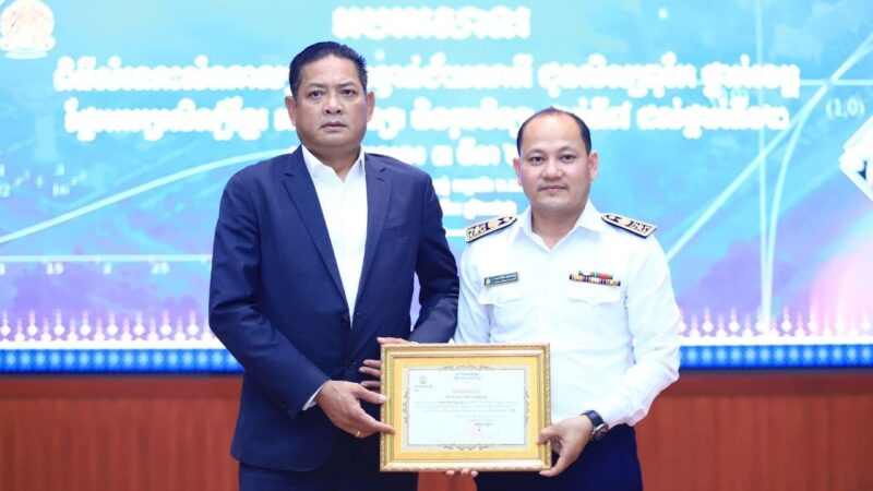 អភិបាលខេត្តត្បូងឃ្មុំ សំណេះសំណាល និងផ្តល់ប័ណ្ណសរសើរ ដល់សិស្សឆ្នើមចំនួន ១៨០ នាក់ ដែលជាប់ជ័យលាភីសិស្សពូកែថ្នាក់ខេត្ត ក្នុងឆ្នាំ ២០២៦ នេះ