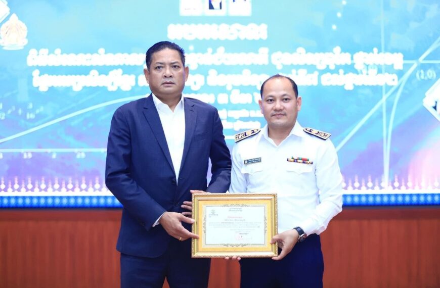 អភិបាលខេត្តត្បូងឃ្មុំ សំណេះសំណាល និងផ្តល់ប័ណ្ណសរសើរ ដល់សិស្សឆ្នើមចំនួន ១៨០ នាក់ ដែលជាប់ជ័យលាភីសិស្សពូកែថ្នាក់ខេត្ត ក្នុងឆ្នាំ ២០២៦ នេះ