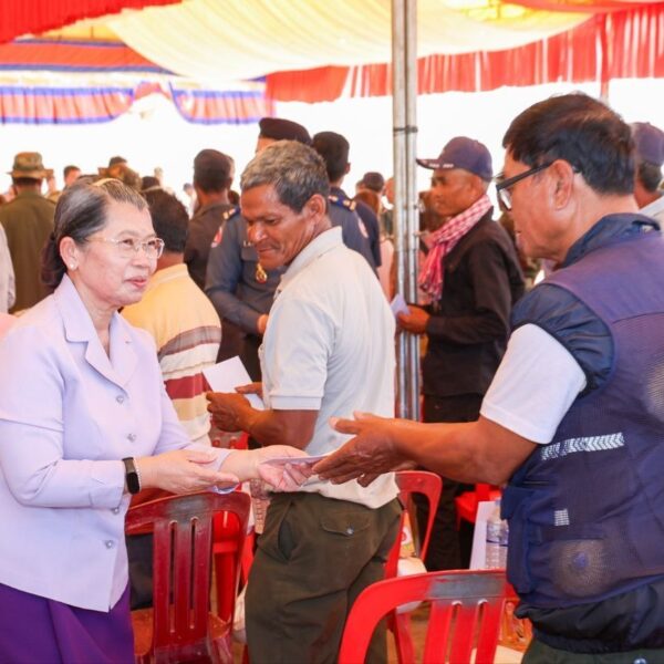 សម្តេច ម៉ែន សំអន អញ្ជើញប្រគល់ផ្ទះ ៥០ ខ្នង ជូនគ្រួសារអតីតយុទ្ធមិត្តឆ្នាំ ១៩៧៨ នៅខេត្តត្បូងឃ្មុំ និងលើកឡើងពីវប្បធម៌ដឹងគុណតាមគោលនយោបាយសម្តេចតេជោ