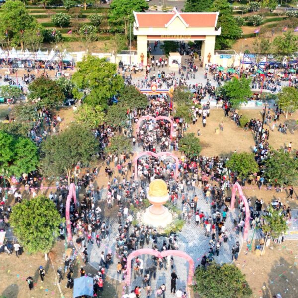 វីដេអូ​ សរុប​ព្រឹត្តិការណ៍​ បុណ្យ​ចូល​ឆ្នាំ​ថ្មី​ប្រពៃណី​ជាតិ​ខ្មែរ​ រយៈ​ពេល​ ៣​ ថ្ងៃ​ក្នុង​ខេត្ត​ត្បូងឃ្មុំ​ ឆ្នាំ​ ២០២៦​ ពោរពេញ​ដោយ​ស្នាមញញឹម​ និង​សប្បាយ​រីករាយ​