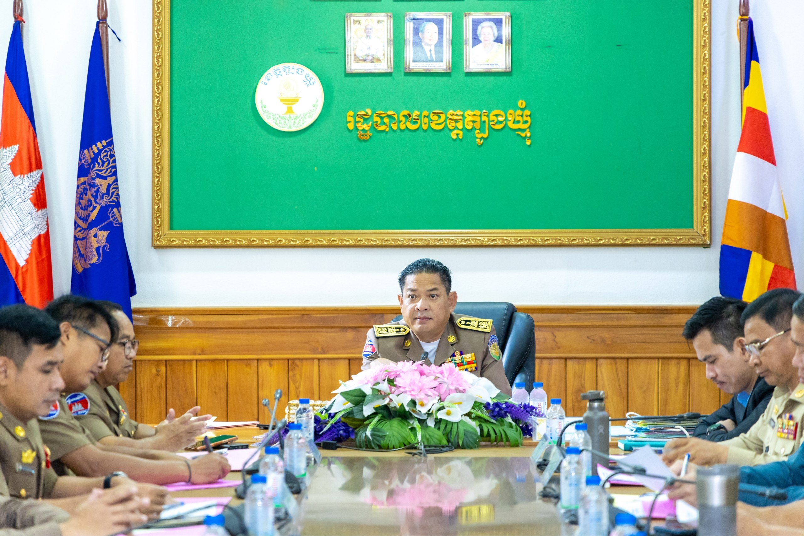 You are currently viewing ឯកឧត្ដម ប៉ែន កុសល្យ អញ្ជើញចូលរួមកិច្ចប្រជុំប្រចាំសប្តាហ៍ ដើម្បីតាមដានវឌ្ឍនភាពការងារបង្ក្រាបបទល្មើសឆបោកតាមប្រព័ន្ធបច្ចេកវិទ្យា (Online Scams)