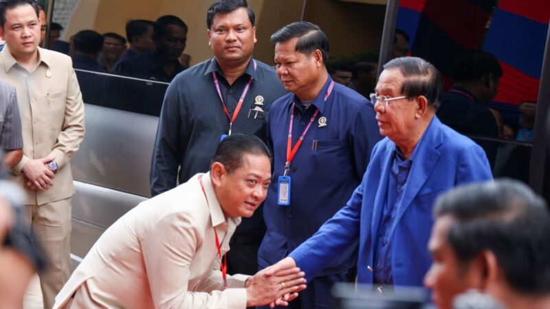 សម្តេចតេជោ ហ៊ុន សែន អញ្ជើញសំណេះសំណាលជាមួយមន្ត្រីរាជការ និងក្រុមប្រឹក្សាមូលដ្ឋានទូទាំងខេត្តត្បូងឃ្មុំ ជិត ៩០០ នាក់