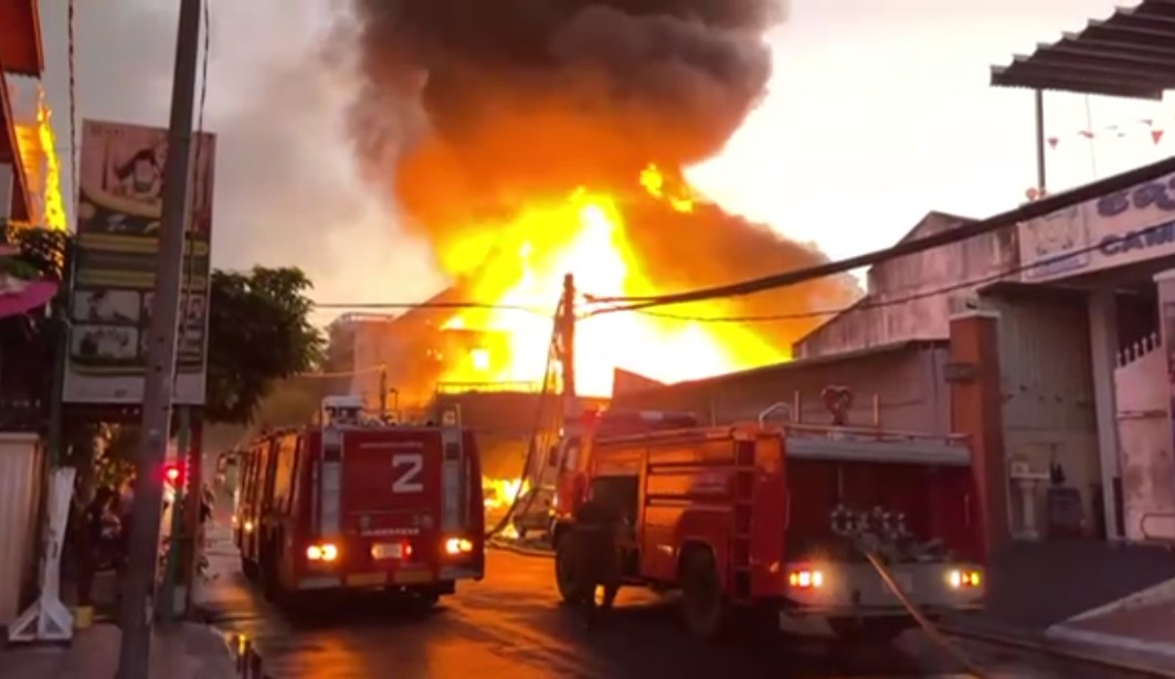 You are currently viewing អគ្គីសភ័យ ឆាបឆេះ ផ្ទះ លក់ ហ្គាស យ៉ាង សន្ធោរសន្ធៅ