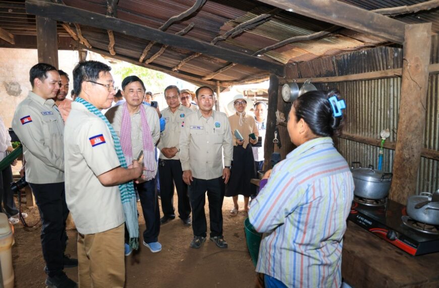 ថ្នាក់ដឹកនាំក្រសួងកសិកម្ម ចុះជំរុញសង្វាក់ផលិតកម្ម និងបច្ចេកវិទ្យាកសិកម្មទំនើបក្នុងខេត្តត្បូងឃ្មុំ ដើម្បីលើកកម្ពស់សេដ្ឋកិច្ចគ្រួសារកសិករ